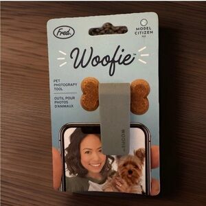 Fred Woofie Pet Photography Tool – Treat Clip for Dog Photos & Selfies
